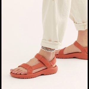 teva hurricane drift kids